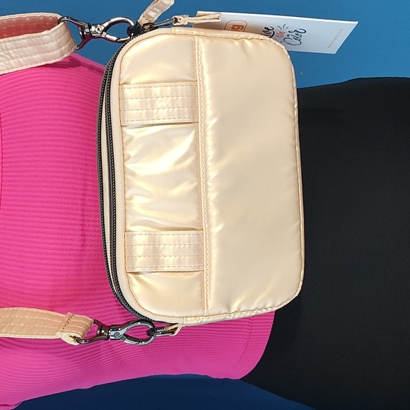 Lug Bag - Picture 4 of 10